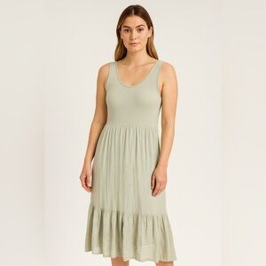 Salty Lemon Sage Green Sleeveless Tiered Midi Dress NWT Size Medium